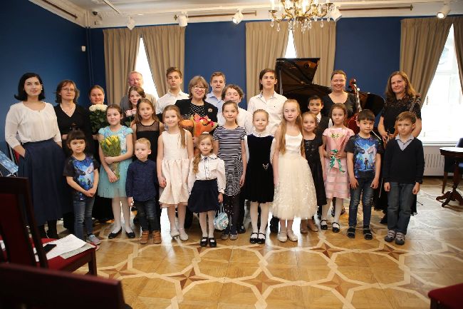 2019-04-20 Концерт класса М.И.Мозговенко в Доме-музее Цветаевой -03.jpg 2019-04-20 Концерт класса М.И.Мозговенко в Доме-музее Цветаевой -03.jpg